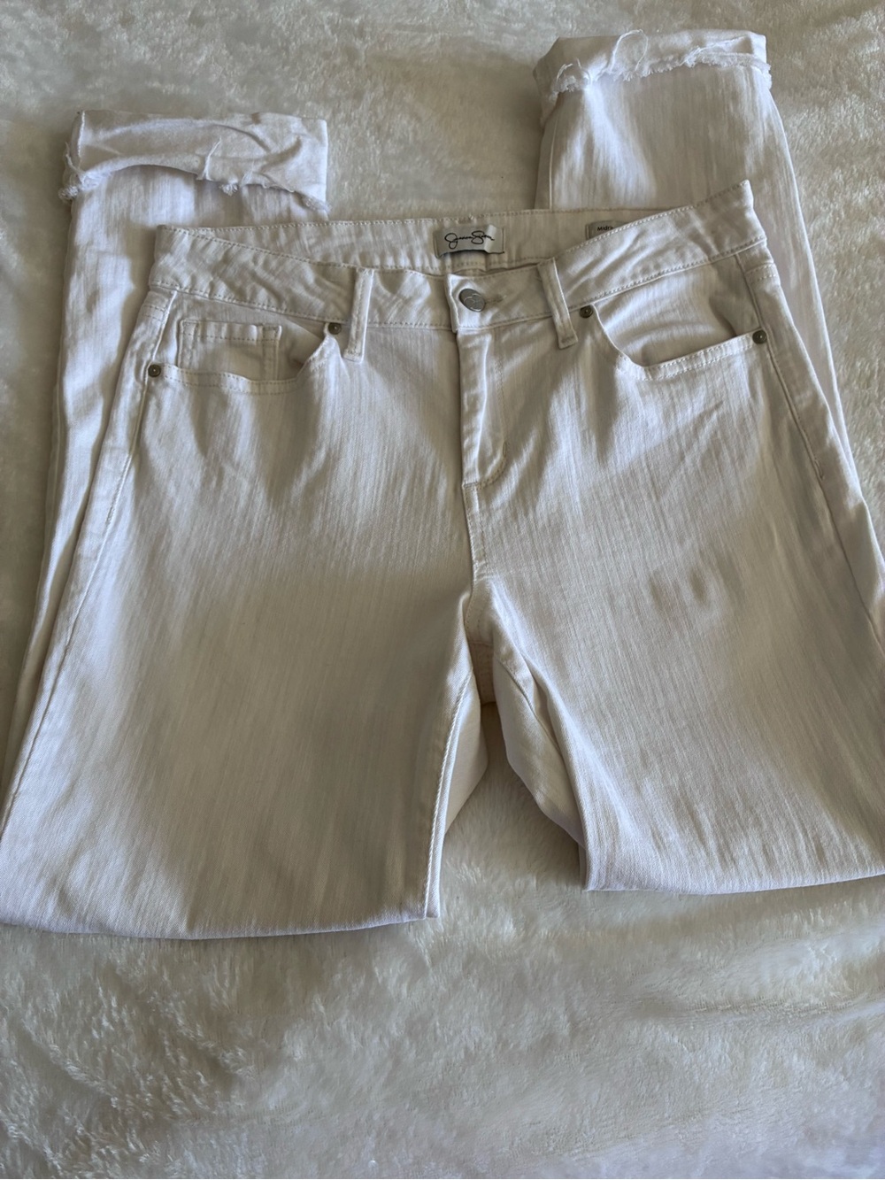Jessica Simpson White Skinny Jeans with Classic Five-Pocket Cut
